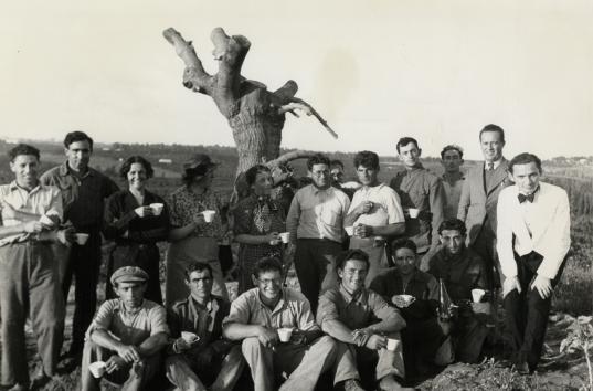 Vera Weizmann with the staff of workers in the Weizmann House Garden, 1937