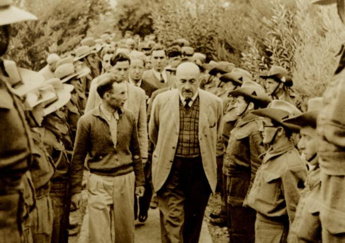 Dr. Weizmann visiting Kibbutz Nir David